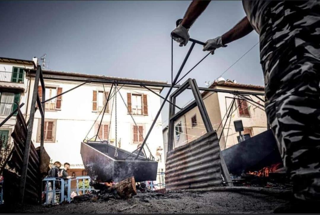 La Casa Nel Borgo Apartment Viterbo Bagian luar foto